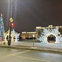 Photo taken at Фонтанный комплекс на Московской площади by Den P. on 12/29/2021