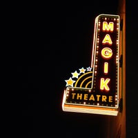2/9/2013 tarihinde Maker Mamaziyaretçi tarafından Magik Theatre'de çekilen fotoğraf