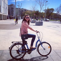 Das Foto wurde bei Born Bike Experience Tours Barcelona von Alyona S. am 3/9/2013 aufgenommen