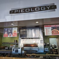 12/16/2023 tarihinde Mark O.ziyaretçi tarafından Pieology Pizzeria'de çekilen fotoğraf