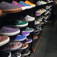 VANS - Shoe Store in Orchard Road