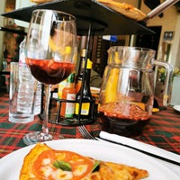 Foto tomada en Italia al Forno (Pizzas a la Leña, Vinos, Bar)  por Ana E. el 2/28/2020