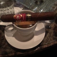 9/4/2017에 Lukesan 3.님이 Del Frisco&amp;#39;s Cigar Lounge에서 찍은 사진