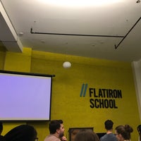 Foto tirada no(a) Flatiron School por Jon C. em 10/3/2017