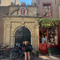 Photo taken at The Smallest House in Amsterdam by PoOh on 6/29/2019