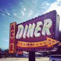 รูปภาพถ่ายที่ Acme Diner โดย Jenni J. เมื่อ 9/1/2013