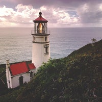 Foto tirada no(a) Heceta Lighthouse Bed &amp;amp; Breakfast por Heather M. em 6/11/2017