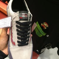 vans mid valley