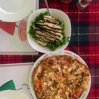 6/12/2016 tarihinde Stavros M.ziyaretçi tarafından Pizzeria Romas'de çekilen fotoğraf