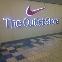 nike outlet riverbanks