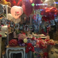 Photo taken at Happy Ending Flowers @ The Scene by NooNan🎈😍 on 2/11/2016