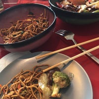Снимок сделан в oishii wok &amp;amp; sushi пользователем gizem a. 8/17/2018