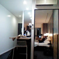 Foto diambil di Limes Hotel oleh Jonah H. pada 11/17/2012
