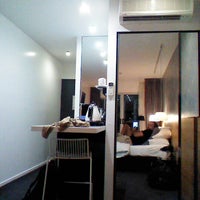 รูปภาพถ่ายที่ Limes Hotel โดย Jonah H. เมื่อ 11/17/2012