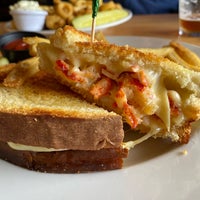 Снимок сделан в Westbrook Lobster Restaurant &amp;amp; Bar пользователем Pam P. 5/7/2021
