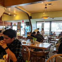 Photo taken at Hobee&amp;#39;s Restaurant by pɹoɟuɐs@ on 1/20/2019