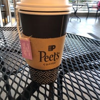 Photo taken at Peet&amp;#39;s Coffee &amp;amp; Tea by pɹoɟuɐs@ on 10/24/2018