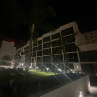 Foto diambil di AC Hotel by Marriott Miami Beach oleh Sarah B. pada 7/19/2023