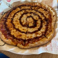 3/8/2021 tarihinde Sarah B.ziyaretçi tarafından Mod Pizza'de çekilen fotoğraf