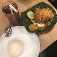Photo taken at Ayam Penyet Ria (Level 1) by Vincent C. on 1/26/2019