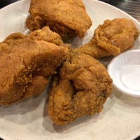 Photo taken at Arnold&amp;#39;s Fried Chicken by Vincent C. on 6/1/2019