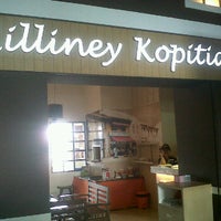 Photo taken at Killiney Kopitiam by Nino C. on 12/29/2012