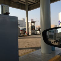 Photo taken at Toyota Plaza Service Station by أحمد محمد 🇧🇭 on 12/30/2012