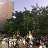 Photo taken at Teatro de Contêiner Mungunzá by Cintia P. on 5/20/2018