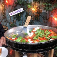 Снимок сделан в Stromboli Deep Dish Pizza пользователем Mauricio y Maria T E. 4/21/2019