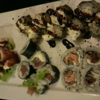 9/23/2012 tarihinde Mariana B.ziyaretçi tarafından Ninja Sushi Bar'de çekilen fotoğraf