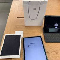 Photo taken at Apple Bentall Centre by Andrew F. on 6/15/2019