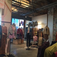 Photo taken at Urban Outfitters by Gilda J. on 11/16/2022