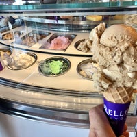 Photo taken at Morelli&amp;#39;s Gelato by Cesar L. on 11/3/2021