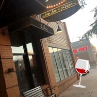 Снимок сделан в Lala&amp;#39;s Wine Bar &amp;amp; Pizzeria пользователем Melissa C. 9/10/2018