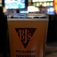 Photo taken at BJ&amp;#39;s Restaurant &amp;amp; Brewhouse by Nick N. on 2/3/2022