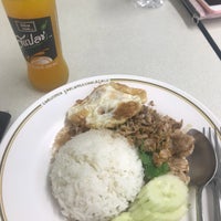 Photo taken at Kaew Kaset Cafeteria by Am p. on 8/29/2018