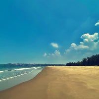 Foto tirada no(a) Miramar Beach por ShiSh em 3/19/2023