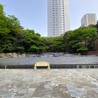 Photo taken at Higashi-Ikebukuro Chuo Park by Yoh F. on 4/14/2023