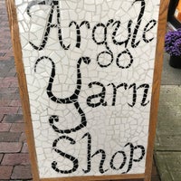 9/29/2018 tarihinde Elizabeth F.ziyaretçi tarafından Argyle Yarn Shop'de çekilen fotoğraf
