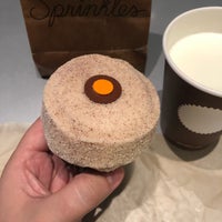 Photo taken at Sprinkles New York - Brookfield Place by Elizabeth F. on 8/31/2019