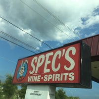 Photo taken at Spec&amp;#39;s Wines, Spirits &amp;amp; Finer Foods by Judge C. on 7/20/2017