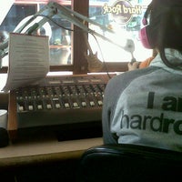 7/5/2013 tarihinde lala n.ziyaretçi tarafından Hard Rock Radio 87.8FM'de çekilen fotoğraf