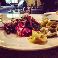 5/17/2013 tarihinde Christian O.ziyaretçi tarafından Alex Italian Restaurant'de çekilen fotoğraf