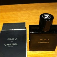 Photo taken at Chanel Boutique by 🇩🇪⚽Lilly ØstenMünchen 🇩🇪⚽⚾ 🏈 🏀🎾  🎿 🏂 🔴 💪🏄   . on 2/5/2013