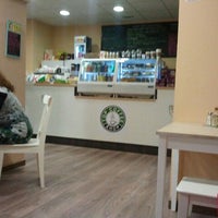 Photo taken at TOP COFFEE SHOP &amp;amp; JUICE BAR by Leonor M. on 12/14/2012