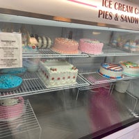 Photo taken at Fosselman&amp;#39;s Ice Cream Co. by Sandy P. on 6/19/2023