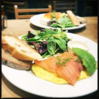 Photo taken at Le Pain Quotidien by Arriman on 11/21/2016