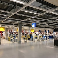 รูปภาพถ่ายที่ IKEA โดย Martin L. เมื่อ 2/2/2019