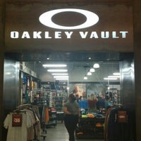 oakley vault arundel mills