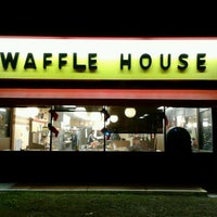 Photo taken at Waffle House by JP on 12/23/2016